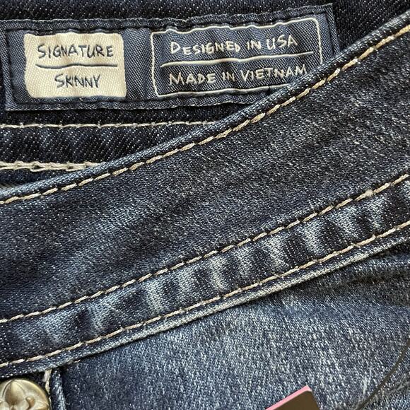 Miss Me Signature Skinny Jeans - Picture 6 of 16